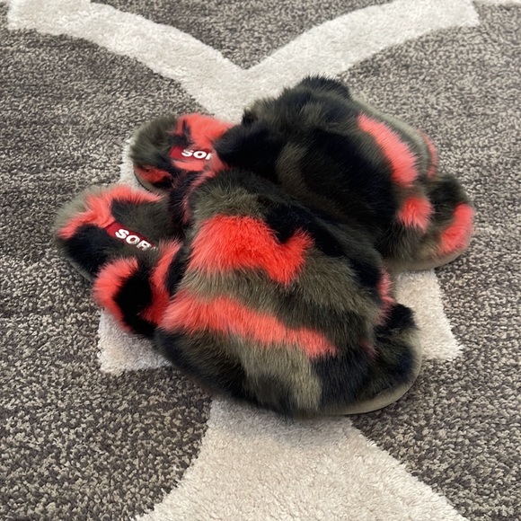 Sorel WOMEN'S SOREL GO™ - MAIL RUN SLIPPER - Size 10 - Picture 2 of 8